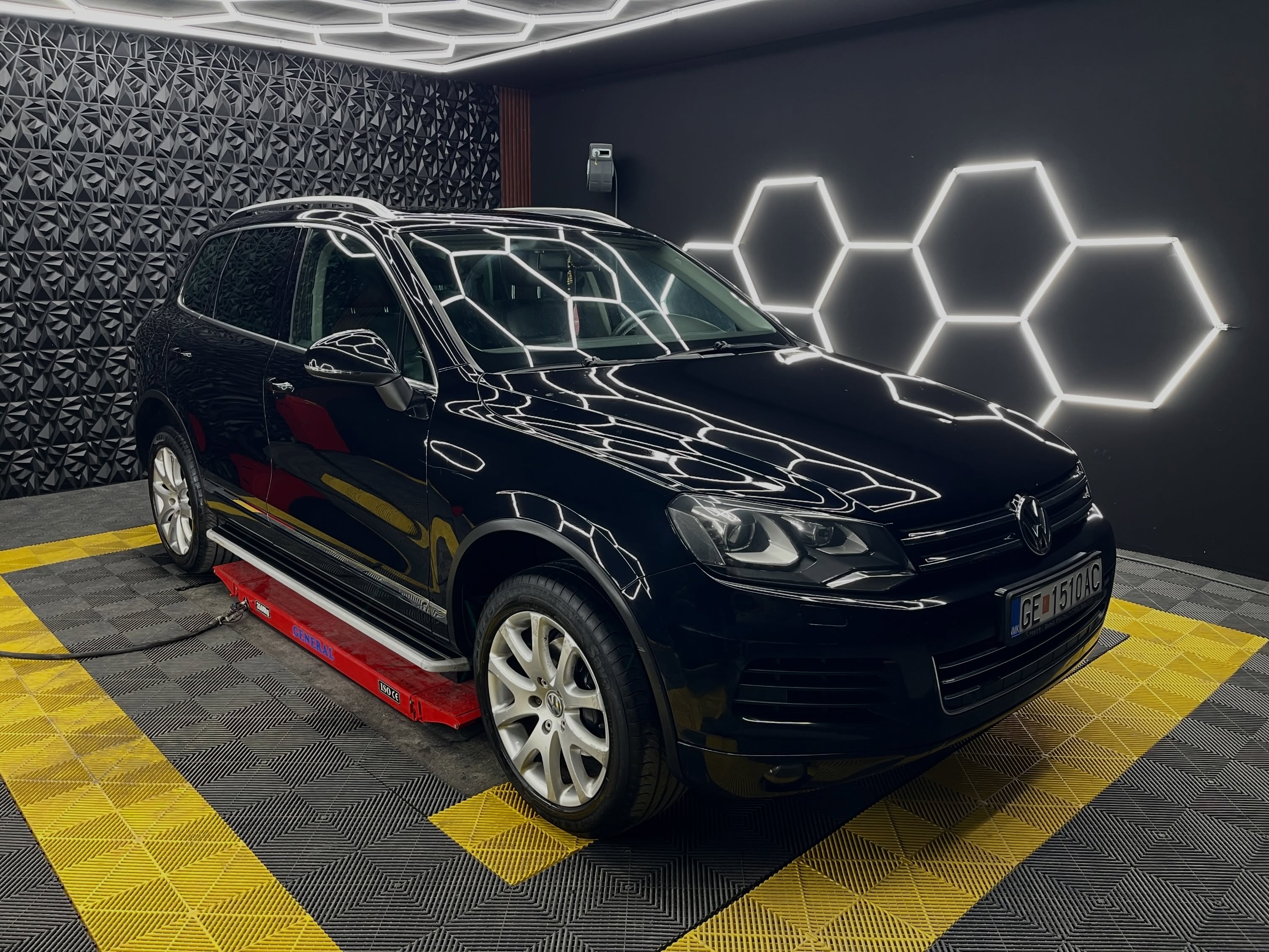MDetailing детално чистење автомобилски ентериер